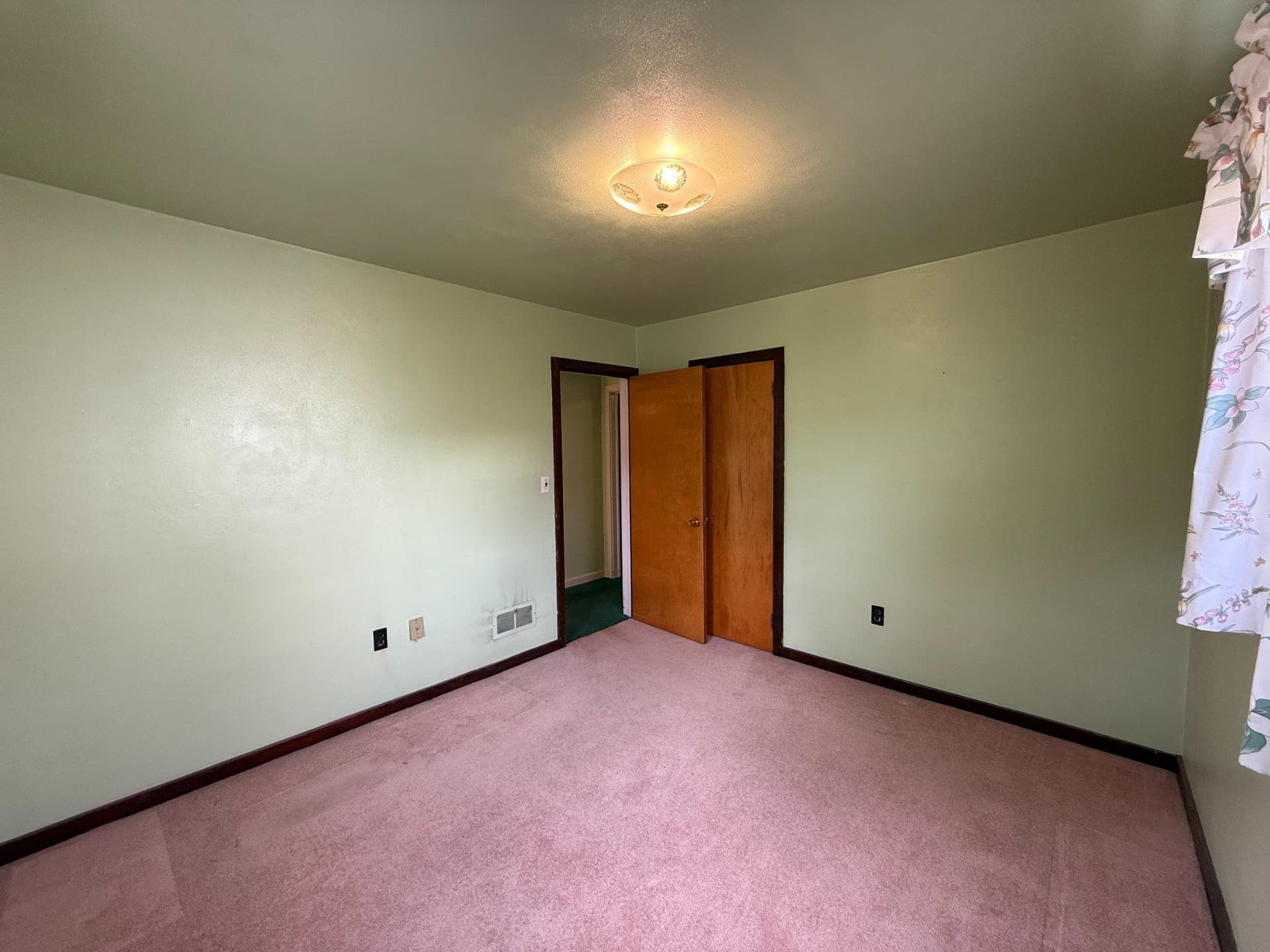 22 Carolyn Street photo 16