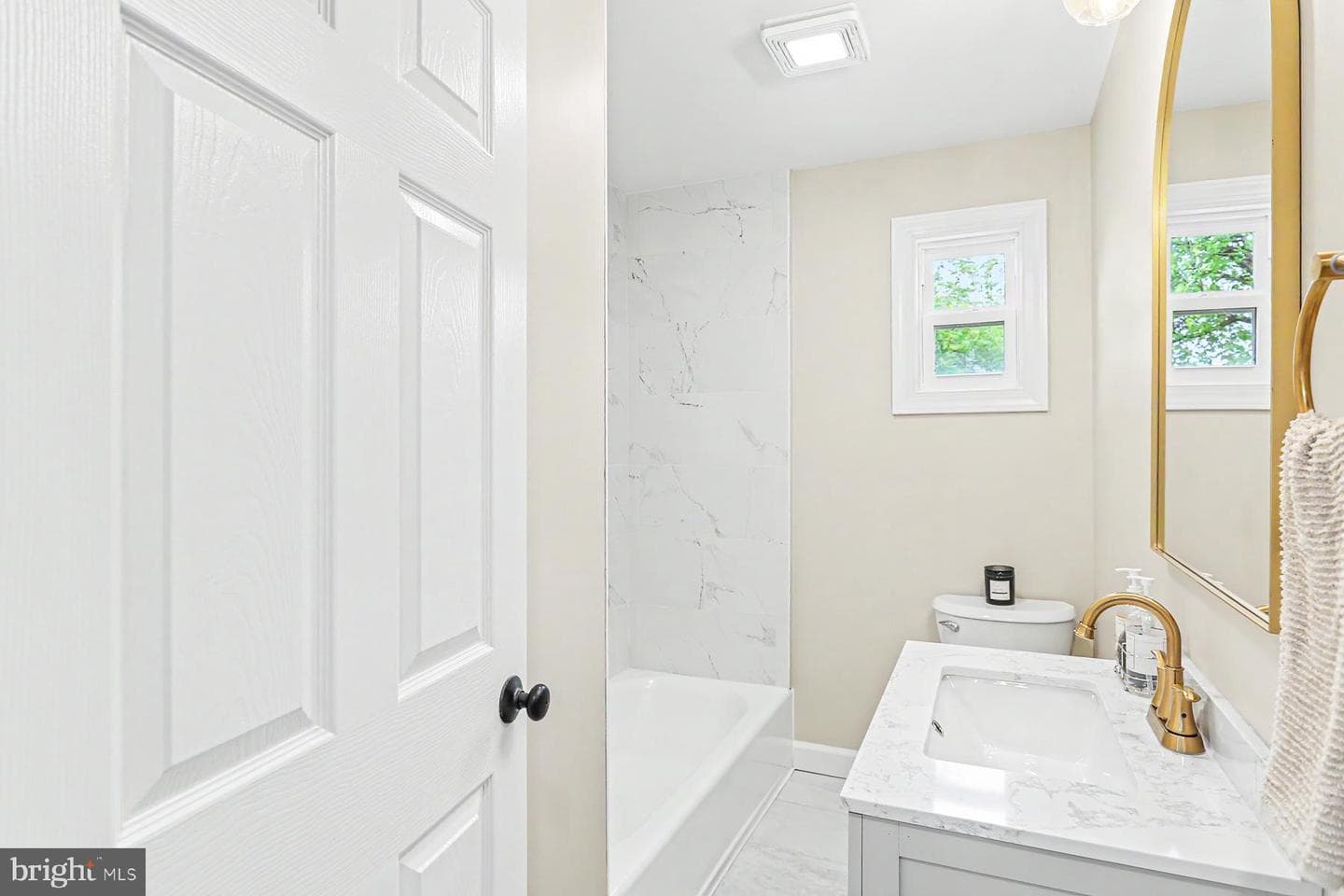 3984 Williams Street photo 16