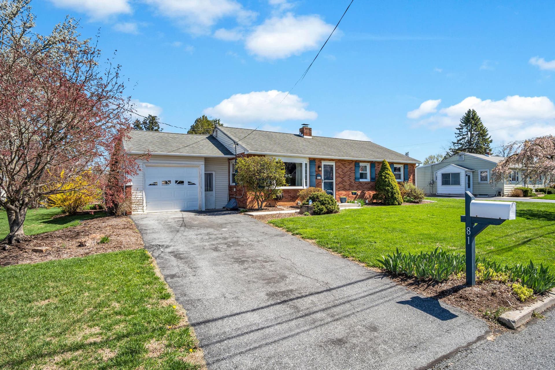 81 Peach Avenue photo 32