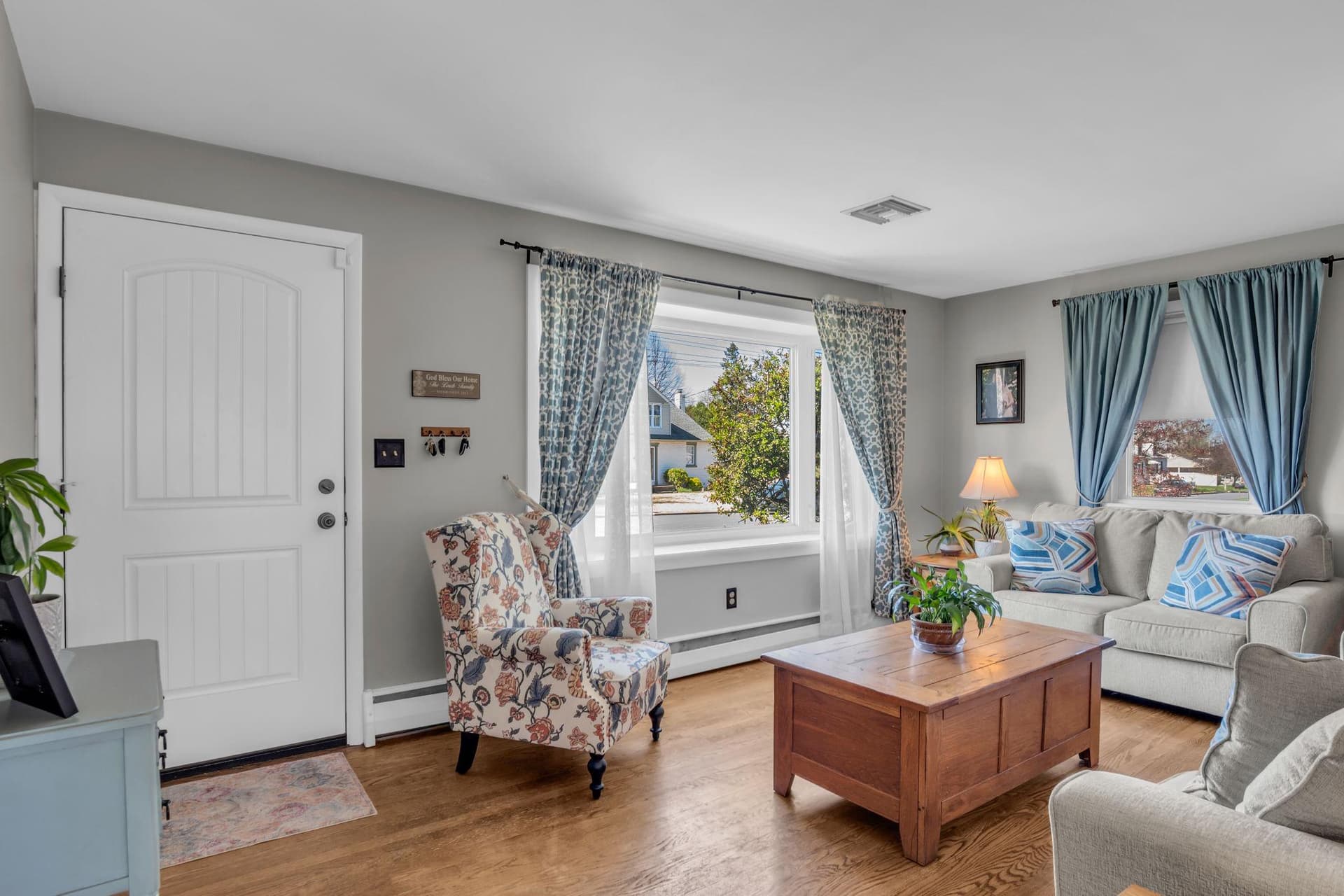 81 Peach Avenue photo 6