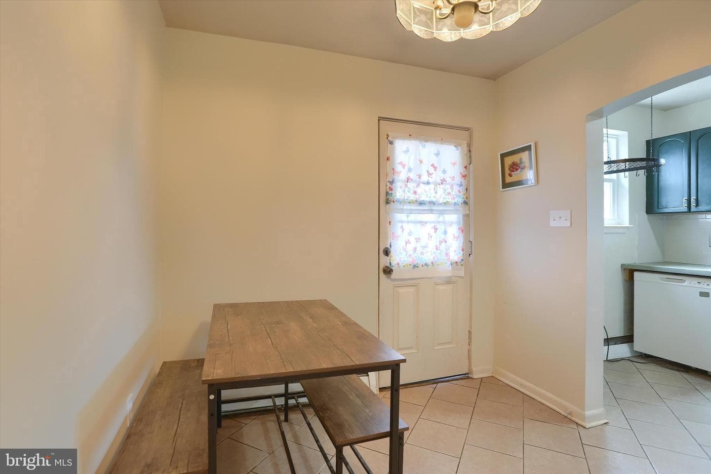 1020 Chambers Street photo 8