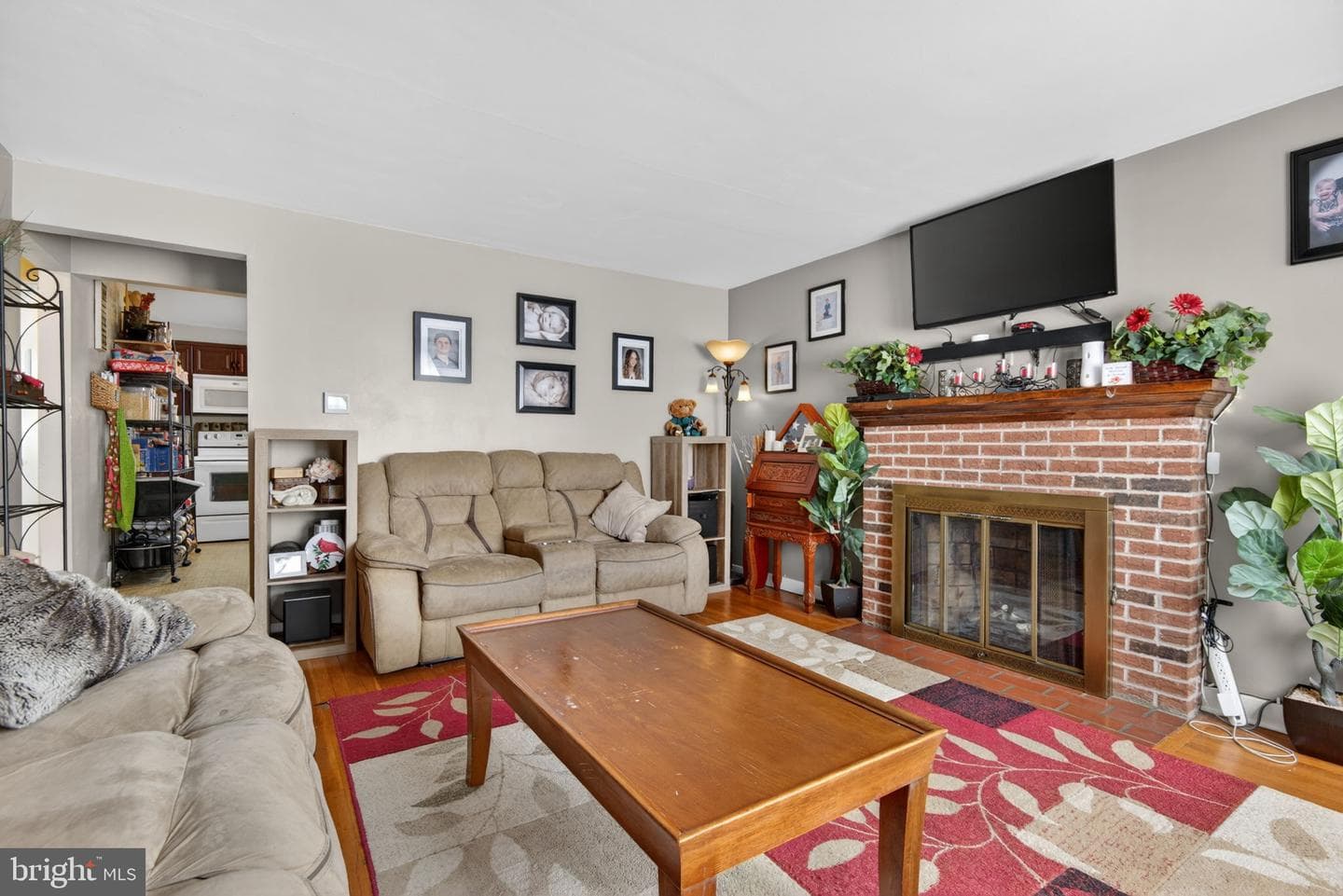 4922 Locust Lane photo 4