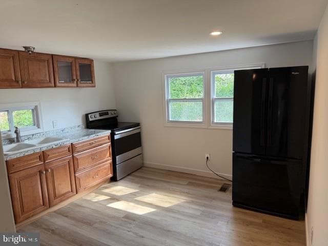 20 Oakland Manor photo 11