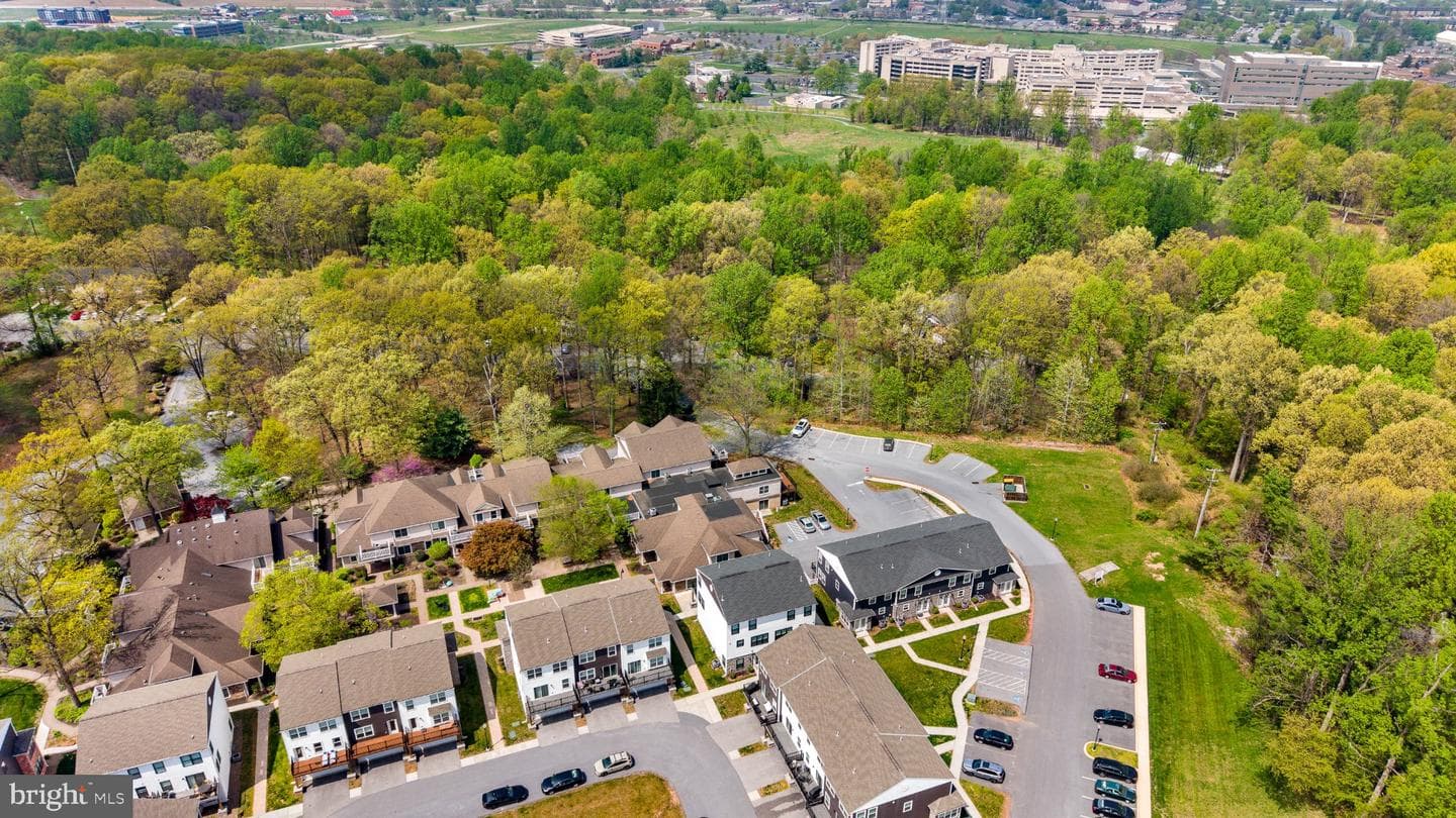 105 High Pointe Drive photo 41