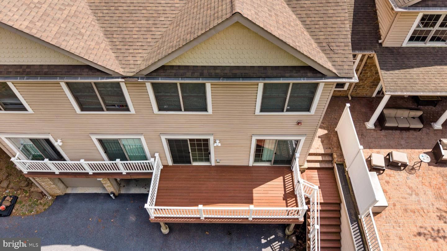 105 High Pointe Drive photo 46