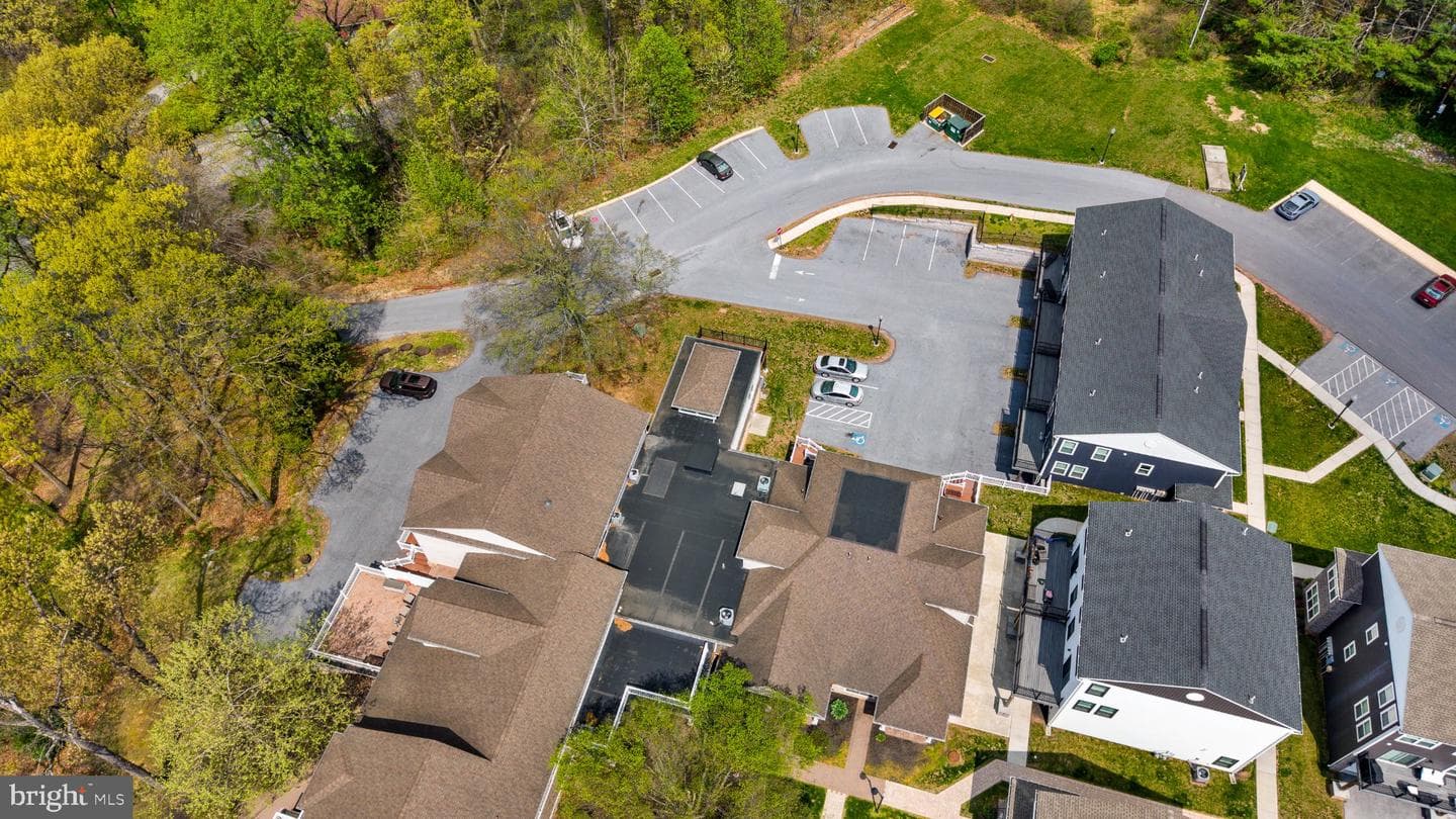 105 High Pointe Drive photo 49