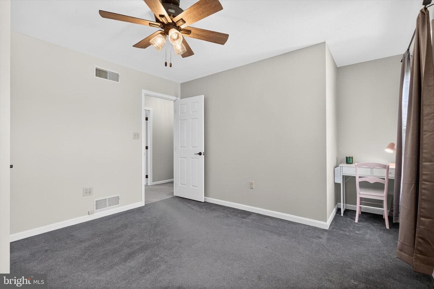 570 James Drive photo 23