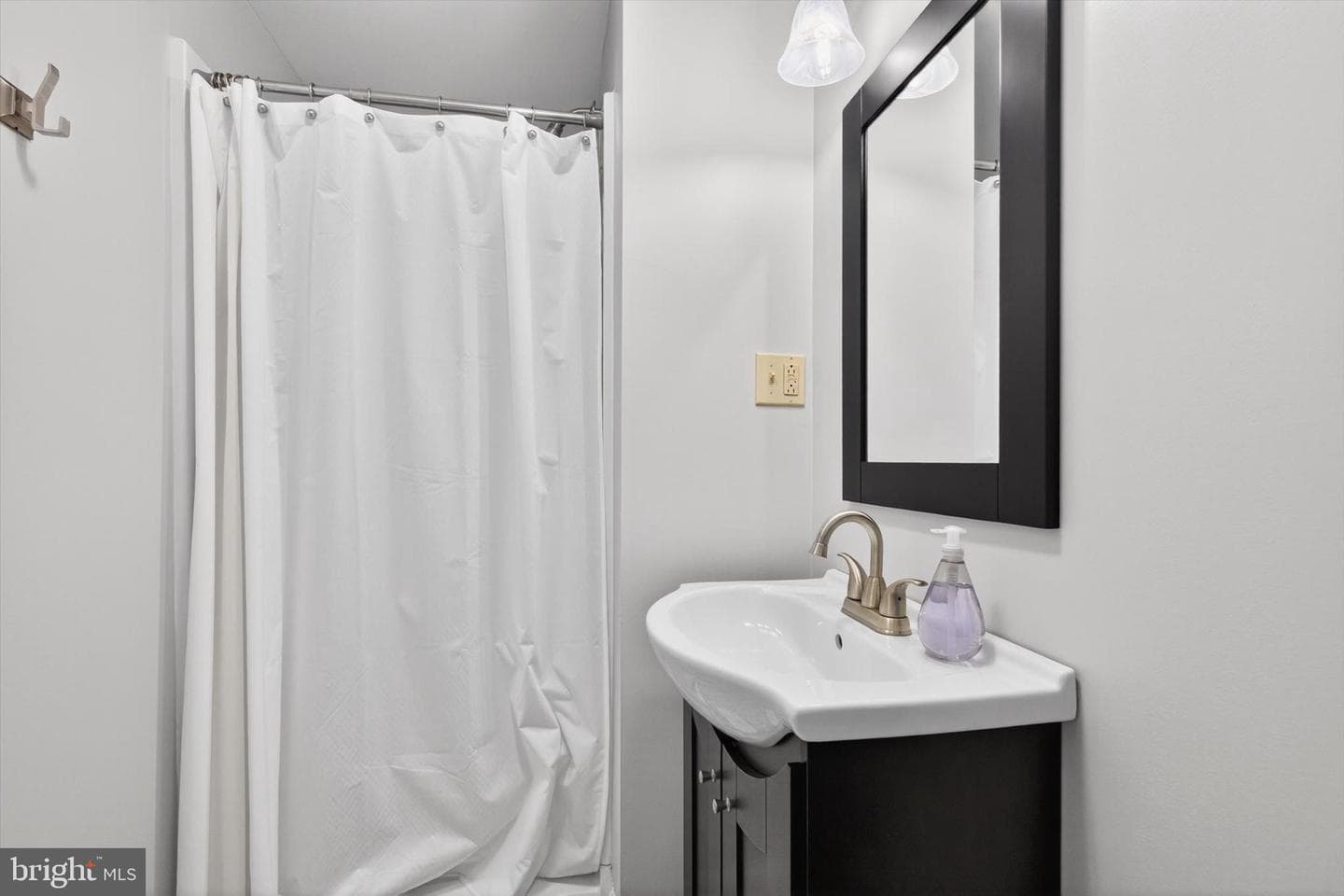 570 James Drive photo 29