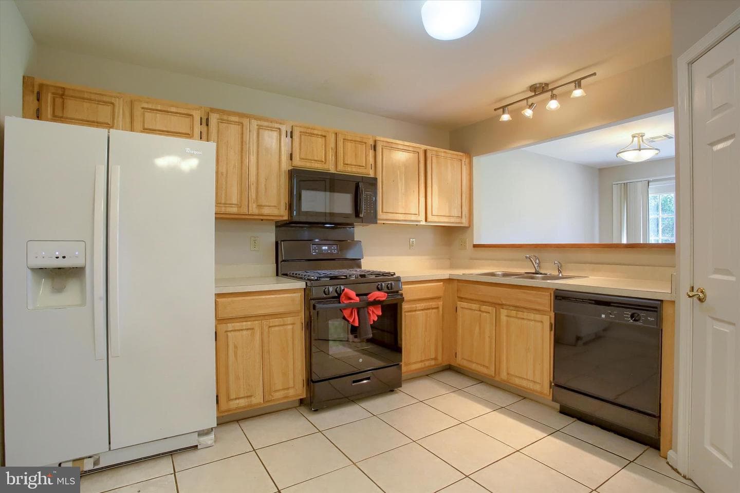 114 Cardinal Lane photo 6