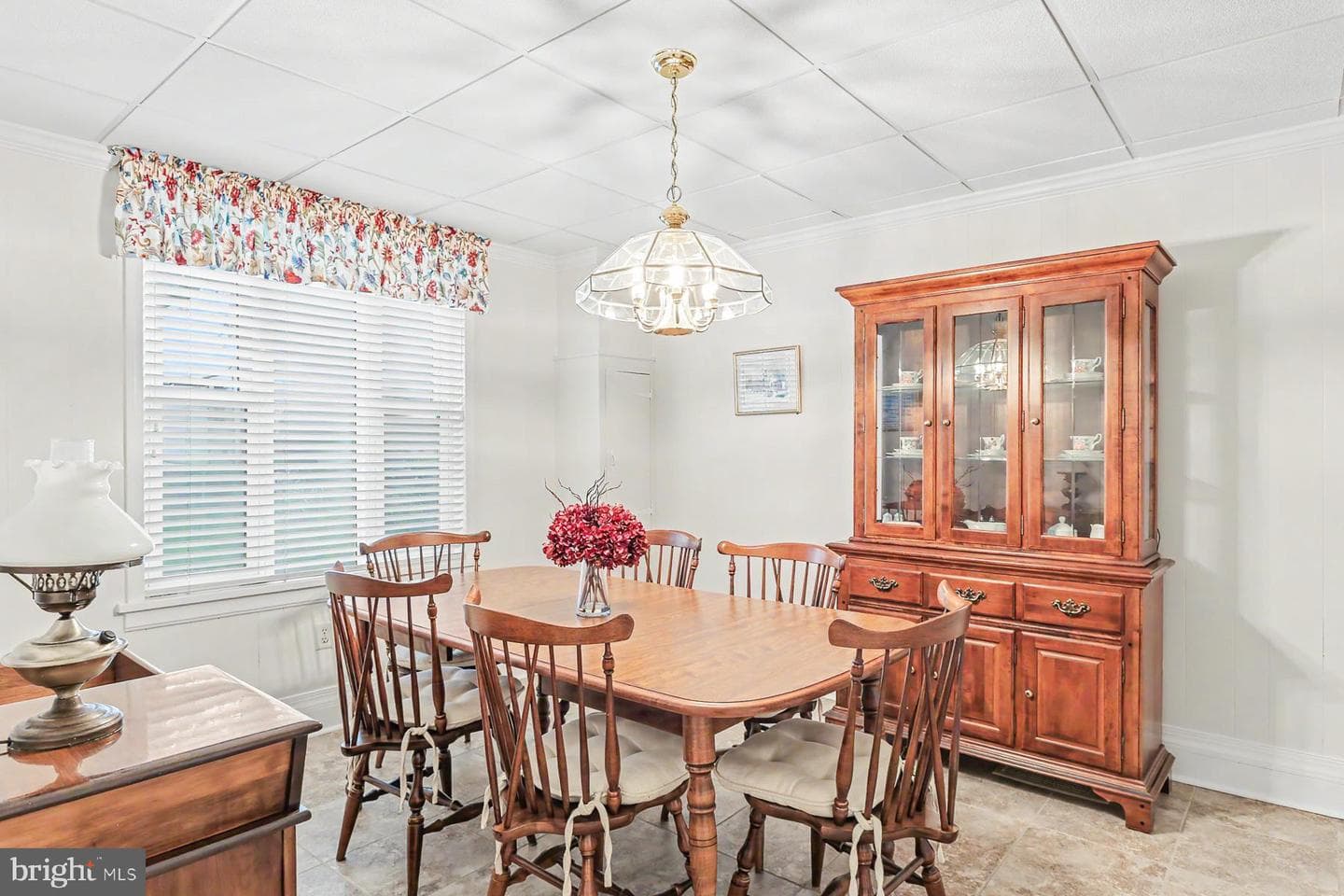 686 Highland Street photo 14