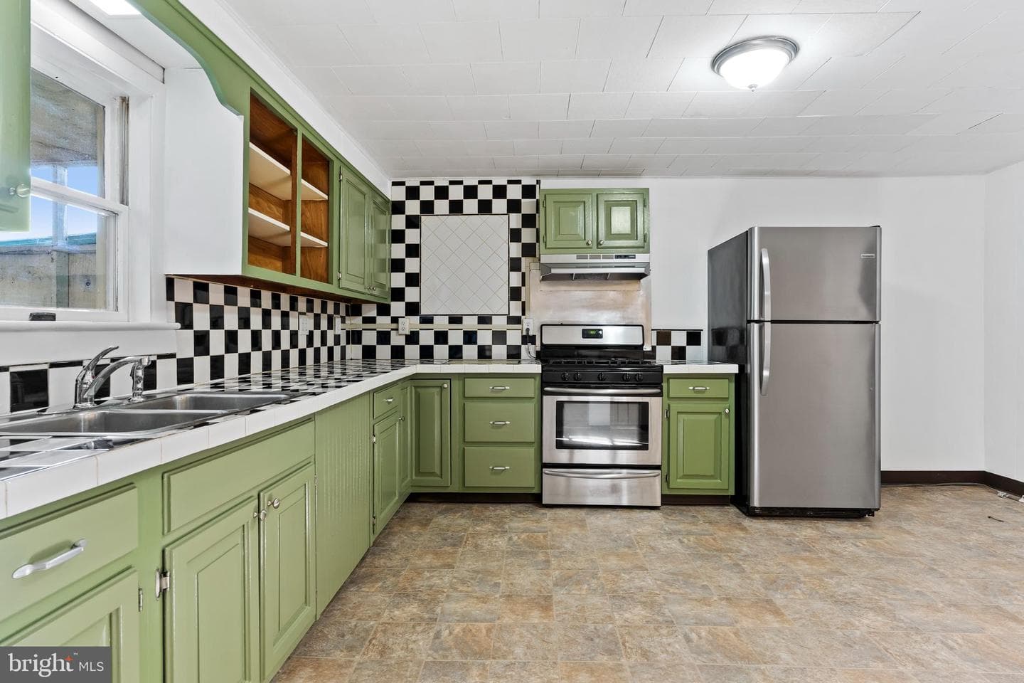 124 Lincoln Street photo 8