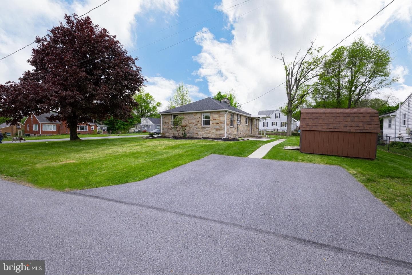 6120 Catherine Street photo 3