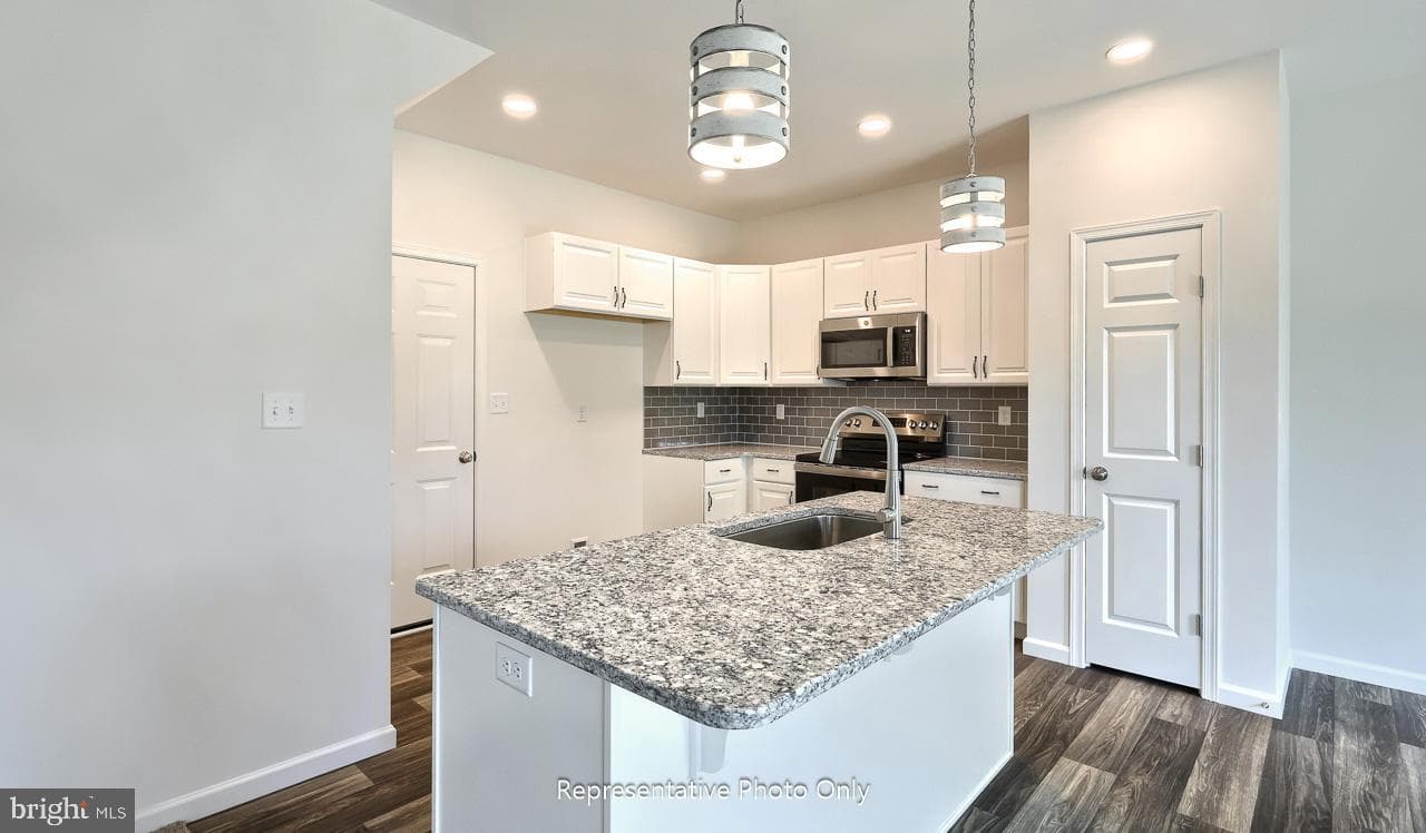 7854 Oak Brook Drive photo 11