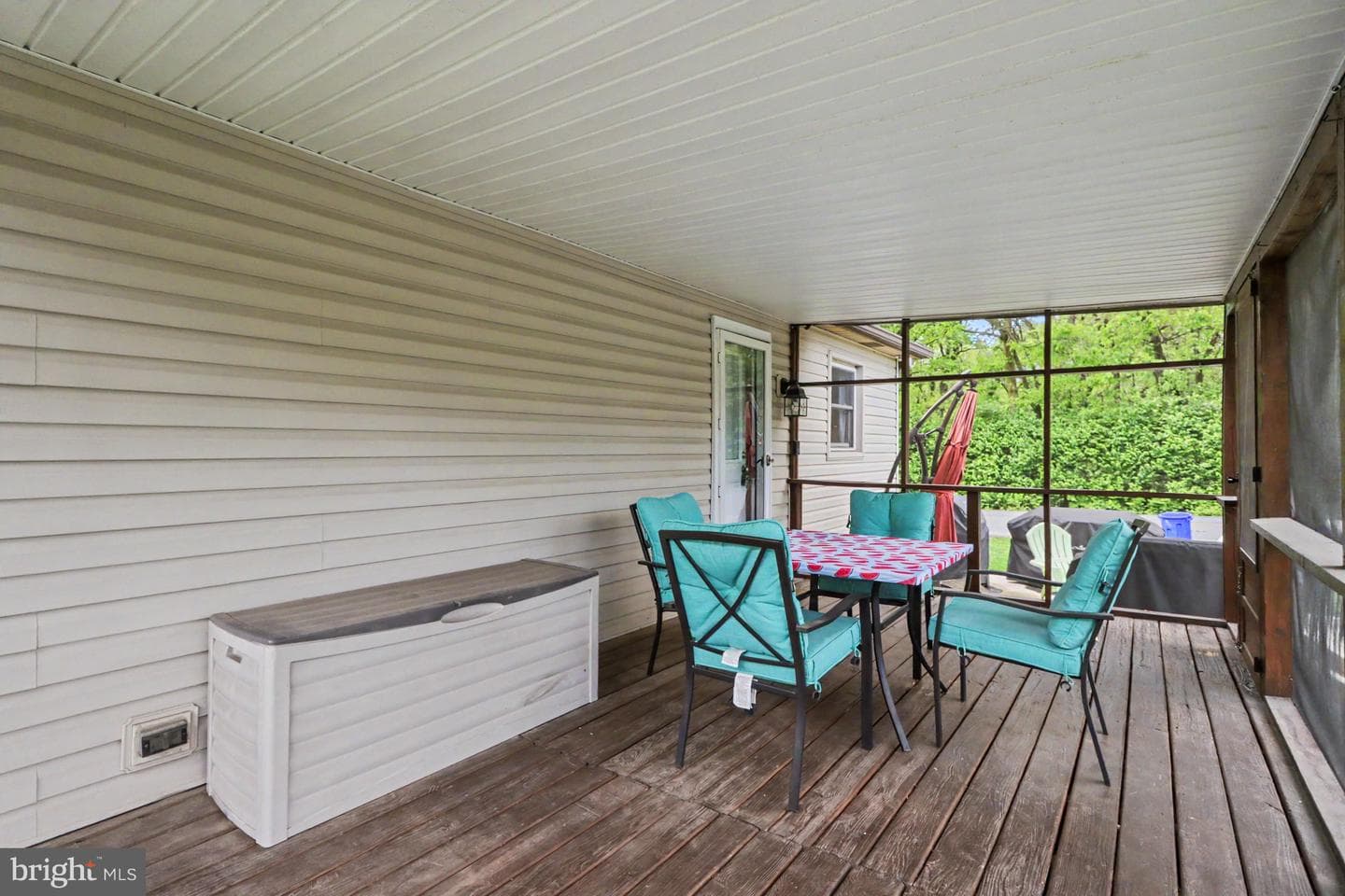 174 Hollywood Drive photo 27
