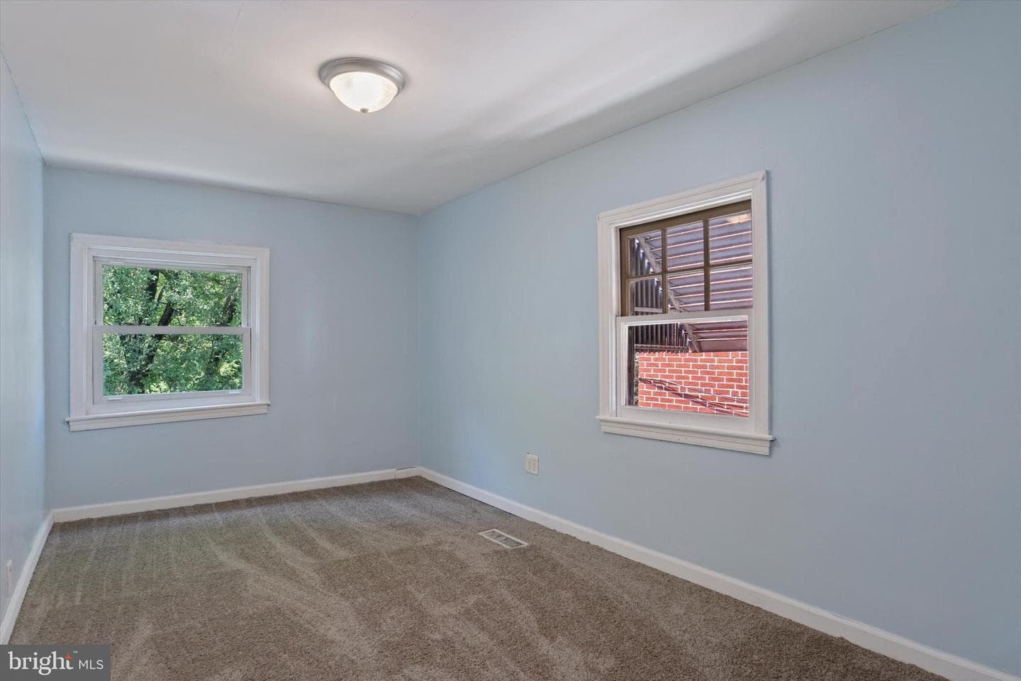 2266 Kensington Street photo 12