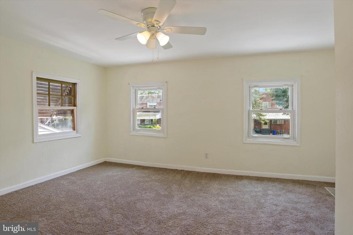 2266 Kensington Street photo 16