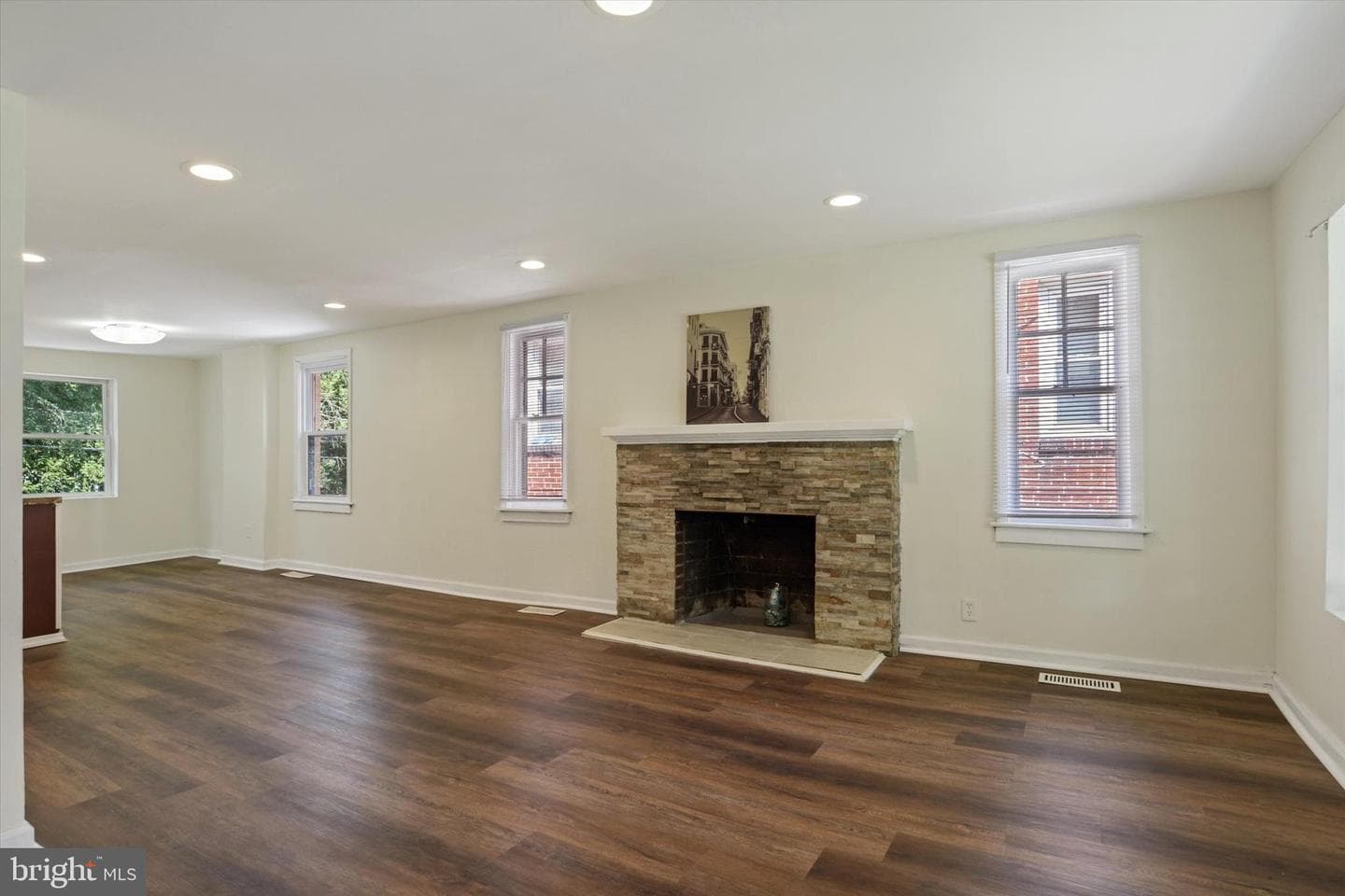 2266 Kensington Street photo 3