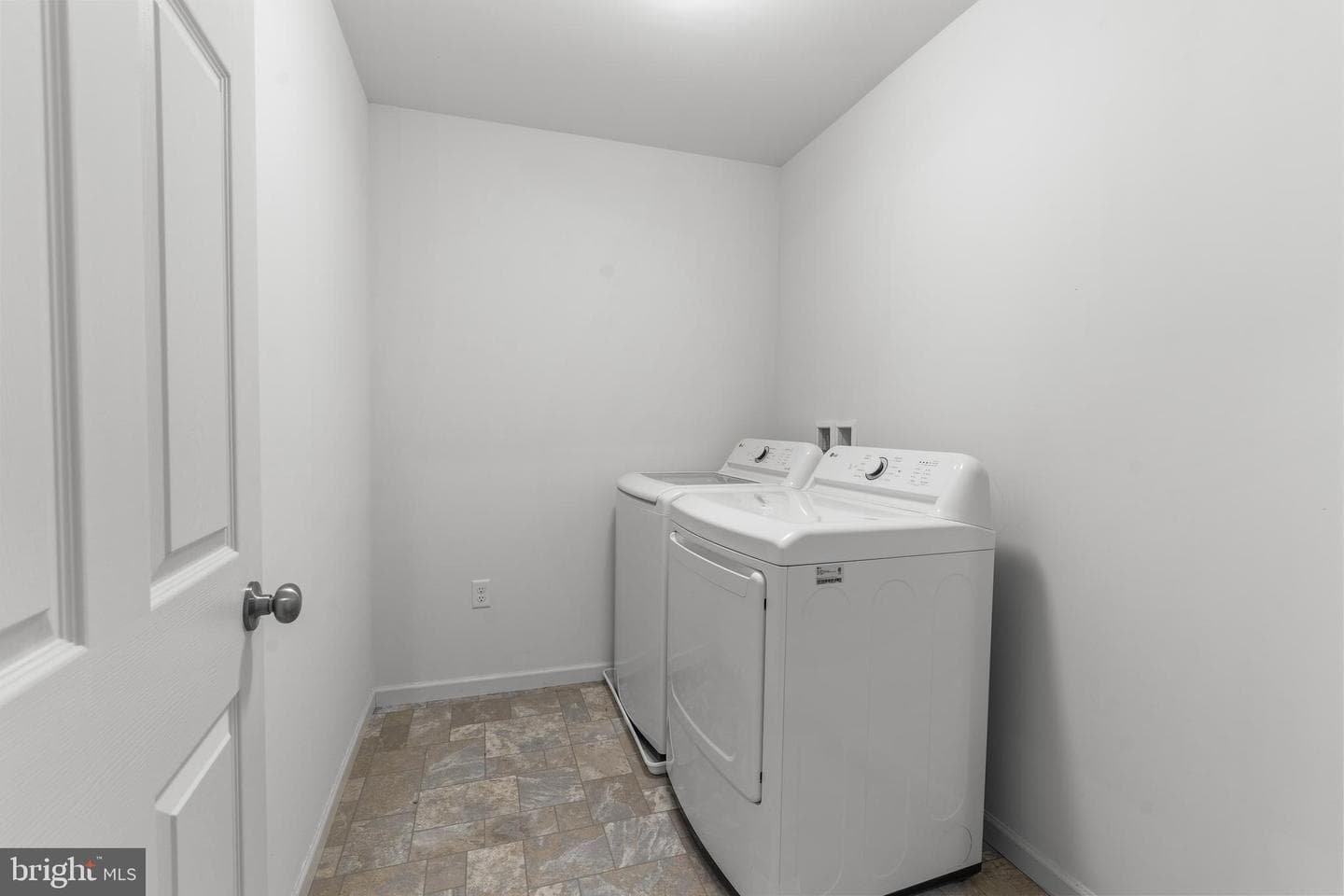 2425 Hawthorne Drive photo 38
