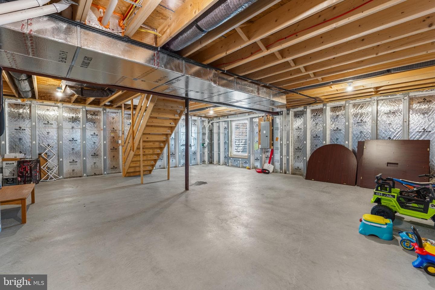 2425 Hawthorne Drive photo 41