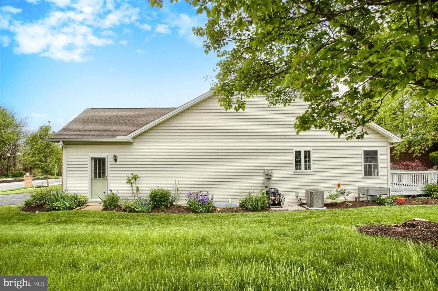 387 Schaffner Drive photo 4