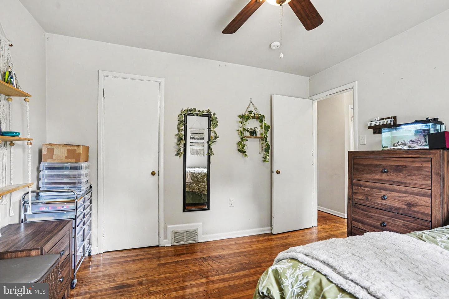 4411 Derry Street photo 9