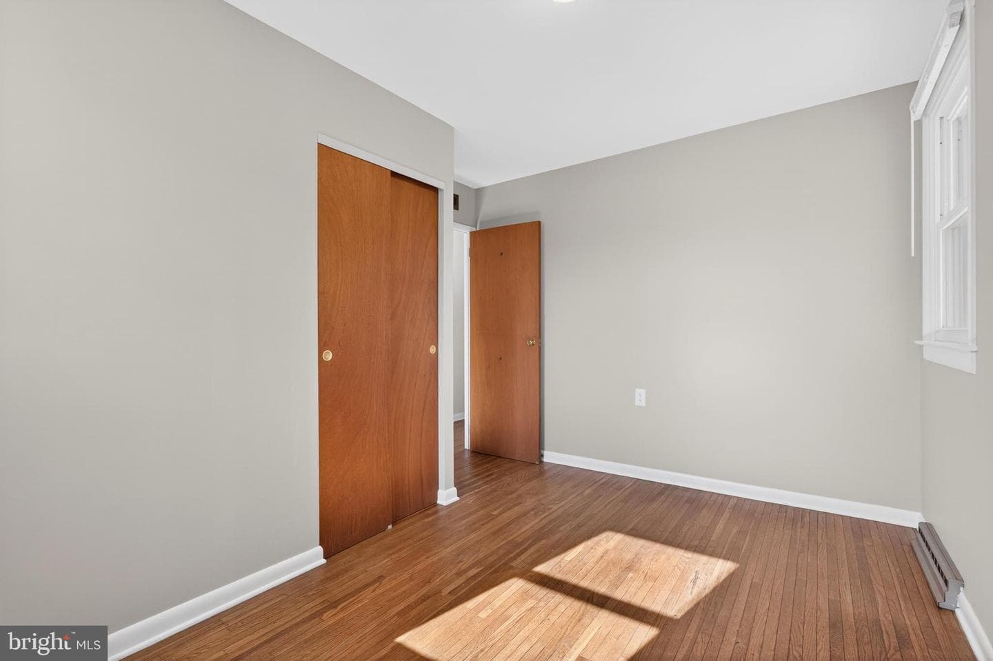 6210 Catherine Street photo 15
