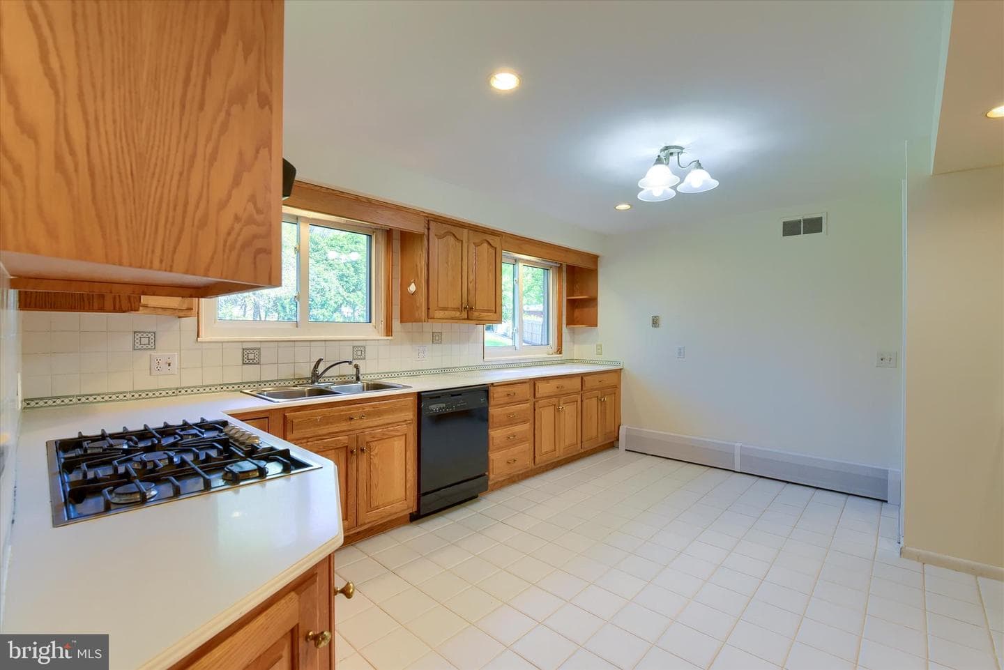 6100 Driftwood Drive photo 11