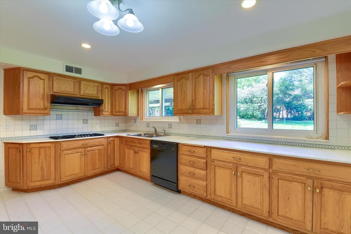 6100 Driftwood Drive photo 13