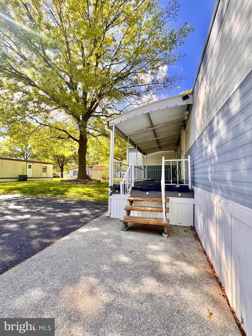 119 Andrew Drive photo 4