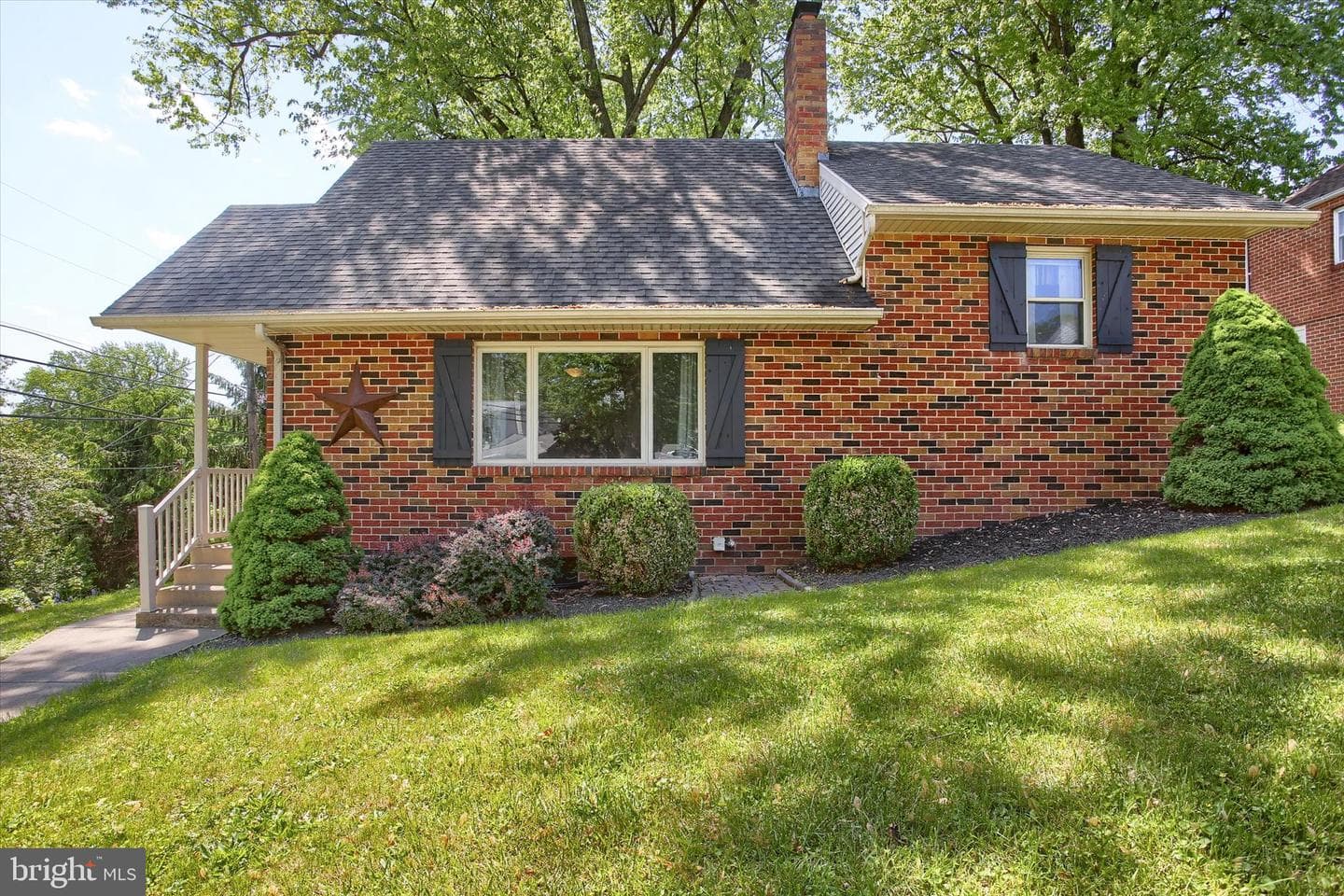 610 Georgian Place
