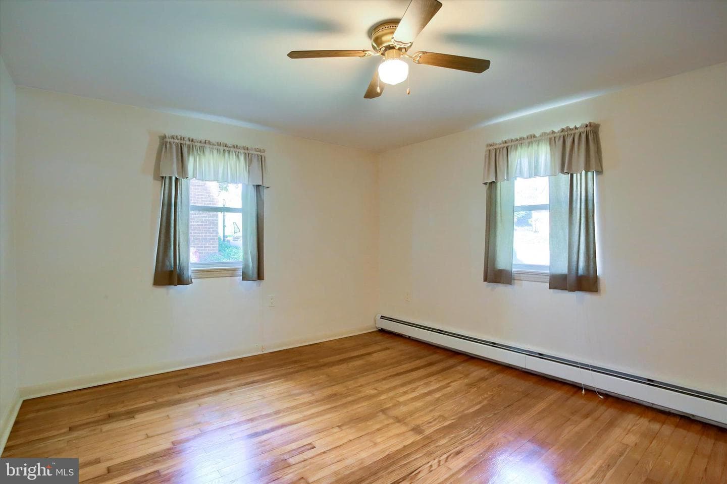 610 Georgian Place photo 18