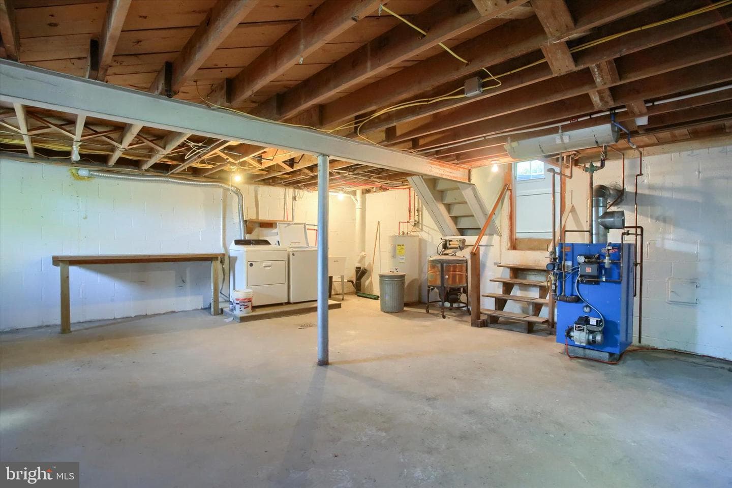 610 Georgian Place photo 29