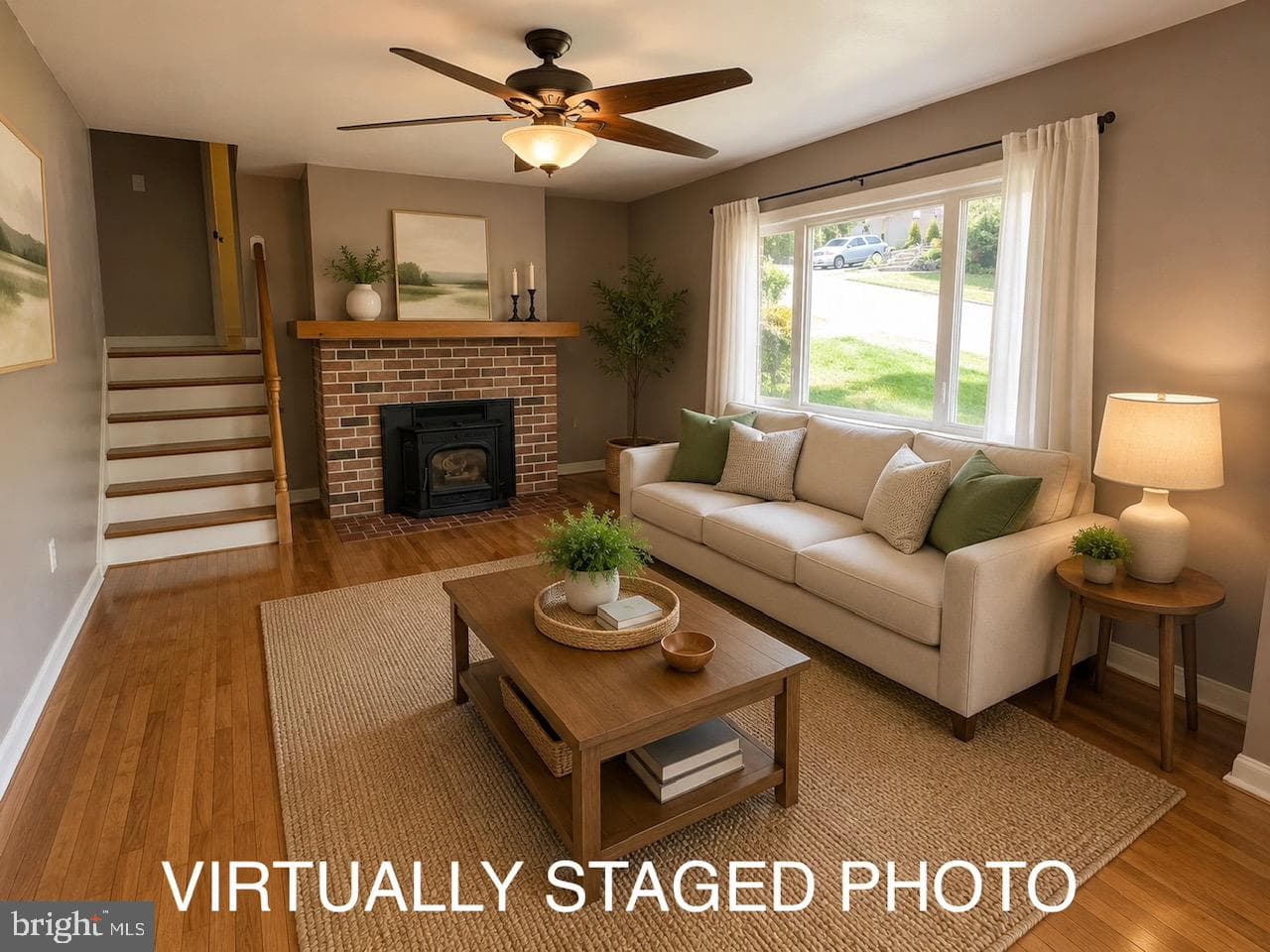 610 Georgian Place photo 3