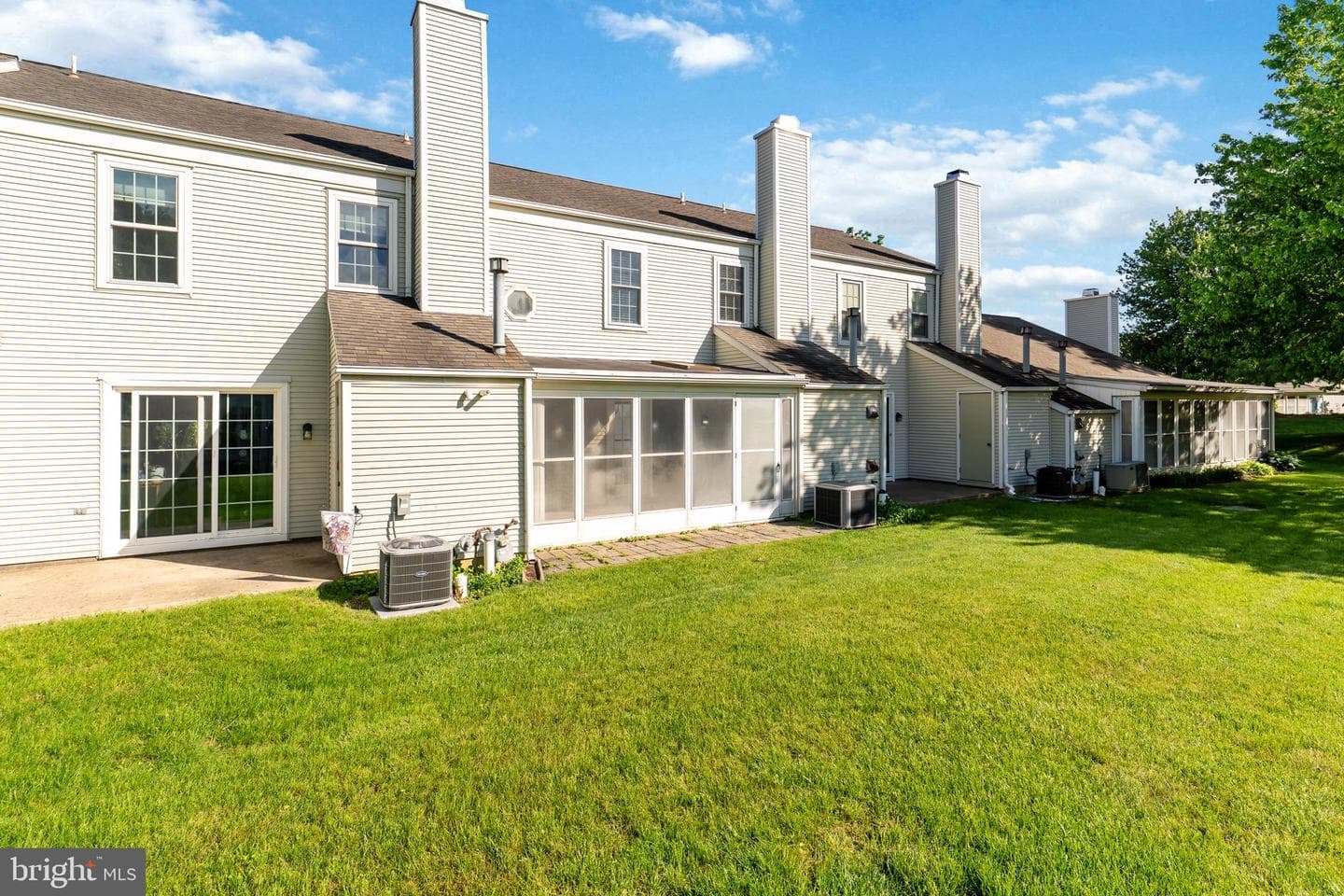 2046 Wexford Road photo 31