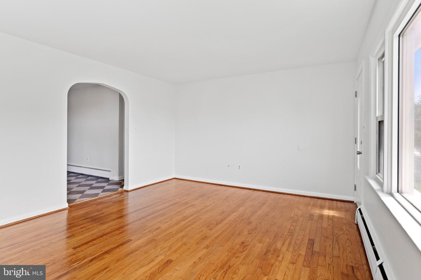 1231 E Caracas Avenue photo 7