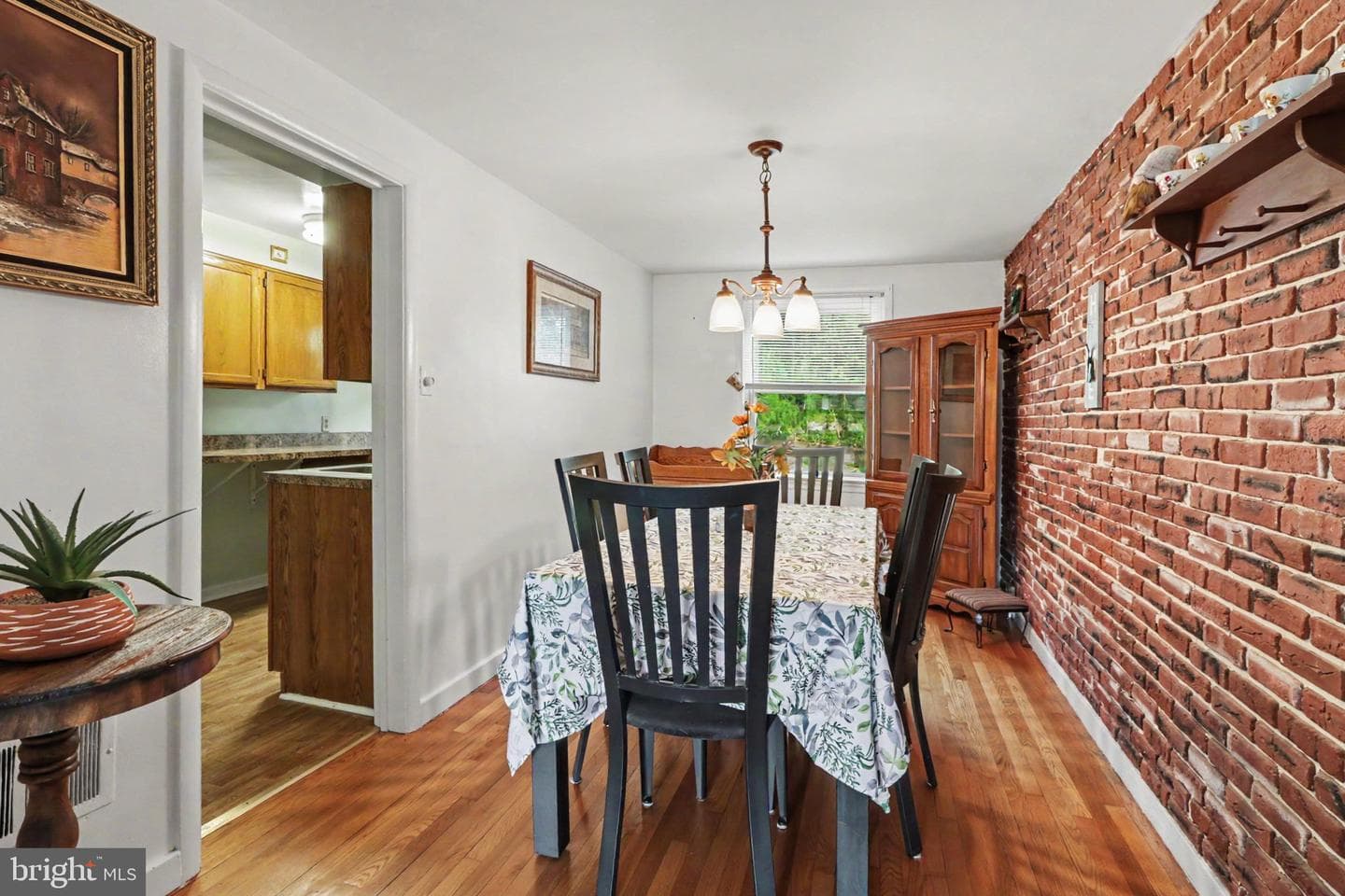2446 Brookwood Street photo 8