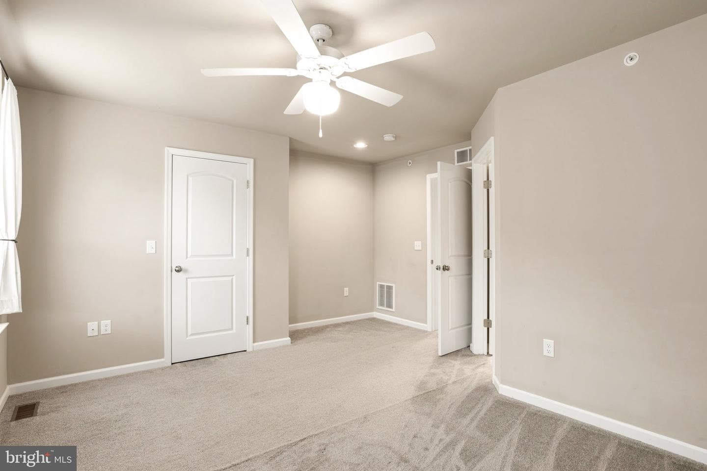 113 High Pointe Drive #50 photo 17