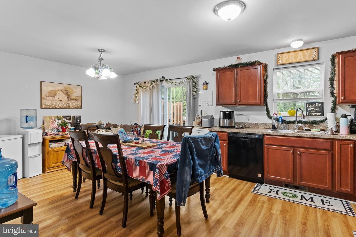 153 Mapleton Boulevard photo 12