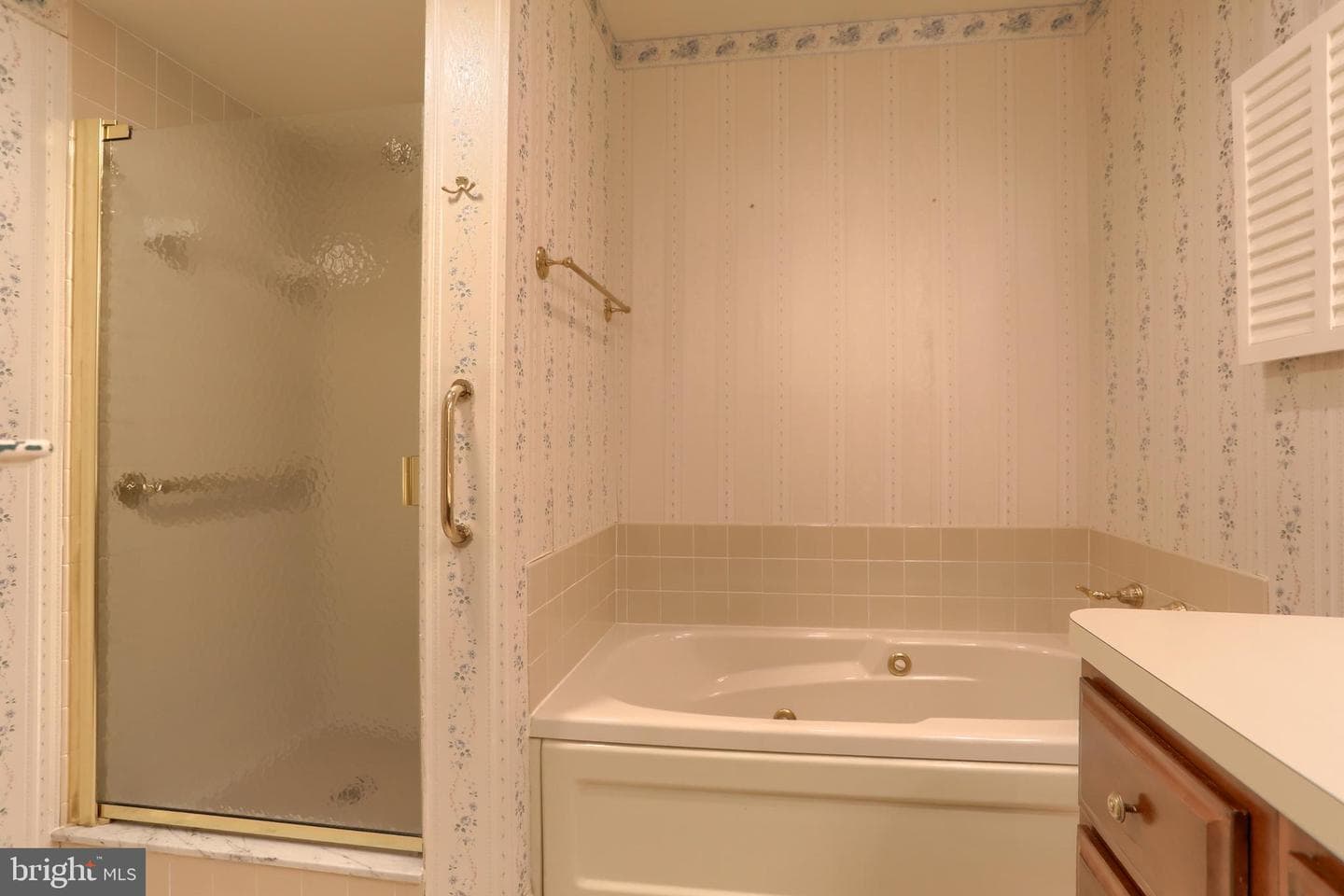 4 Cambridge Drive photo 29