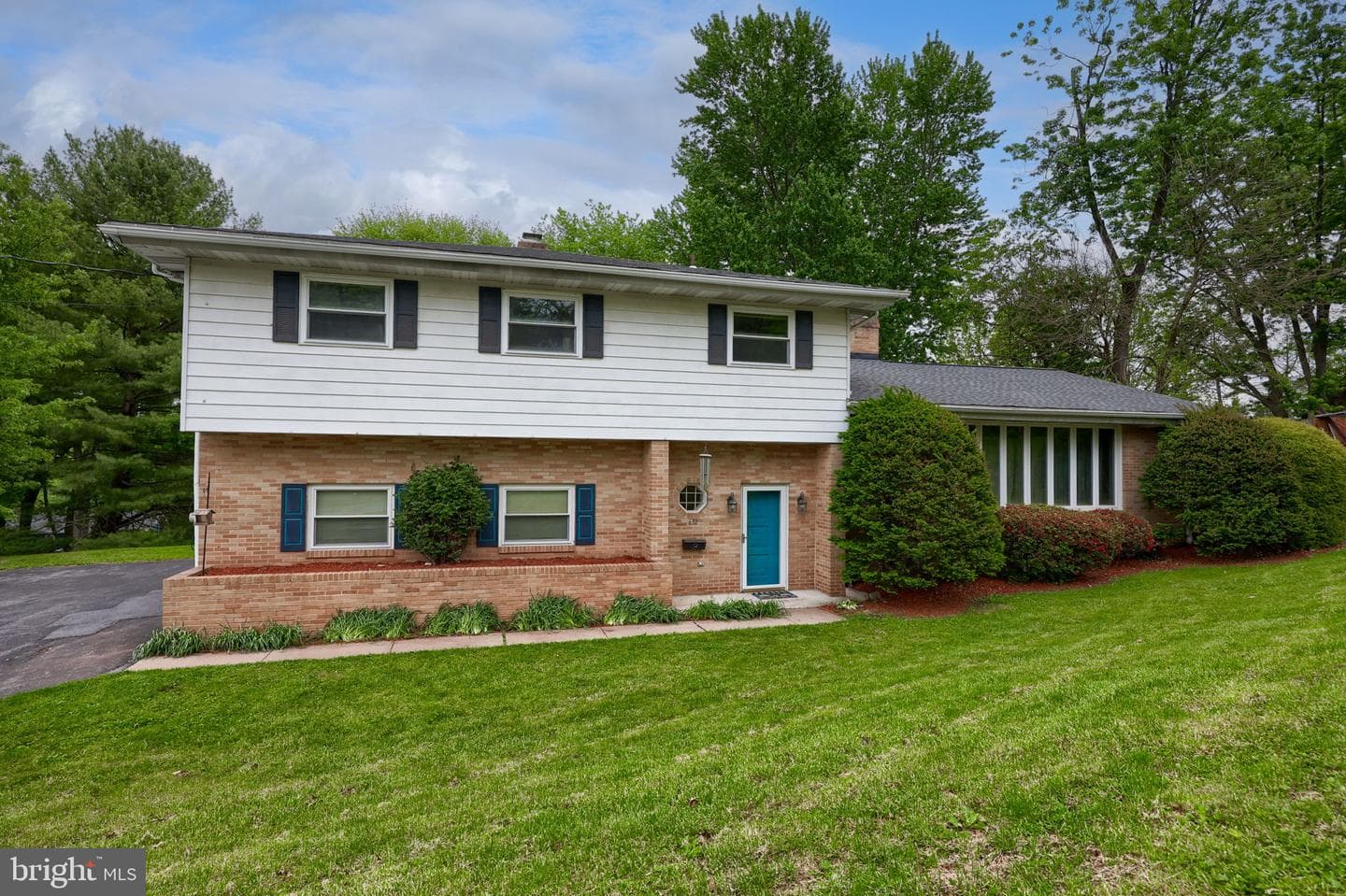 632 Adelia Street photo 4