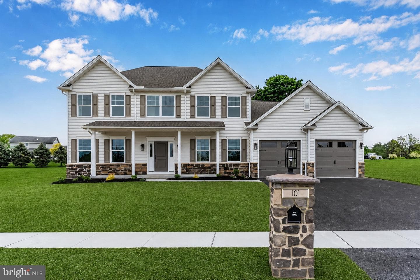 101 Wolfe Circle