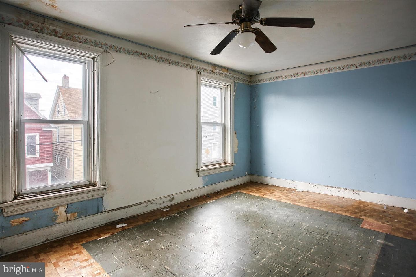 354 Locust Street photo 15