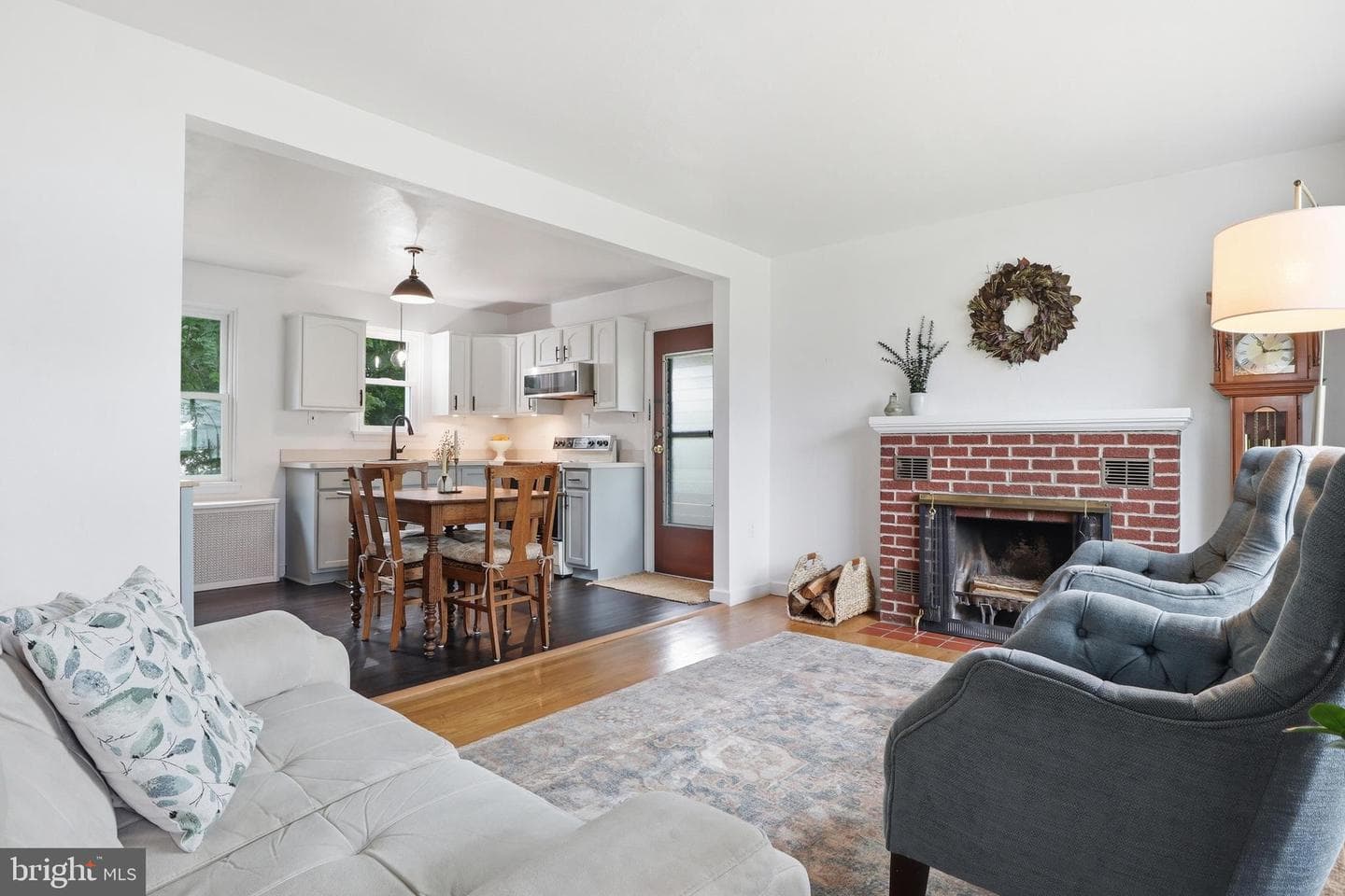 5208 Locust Lane photo 4