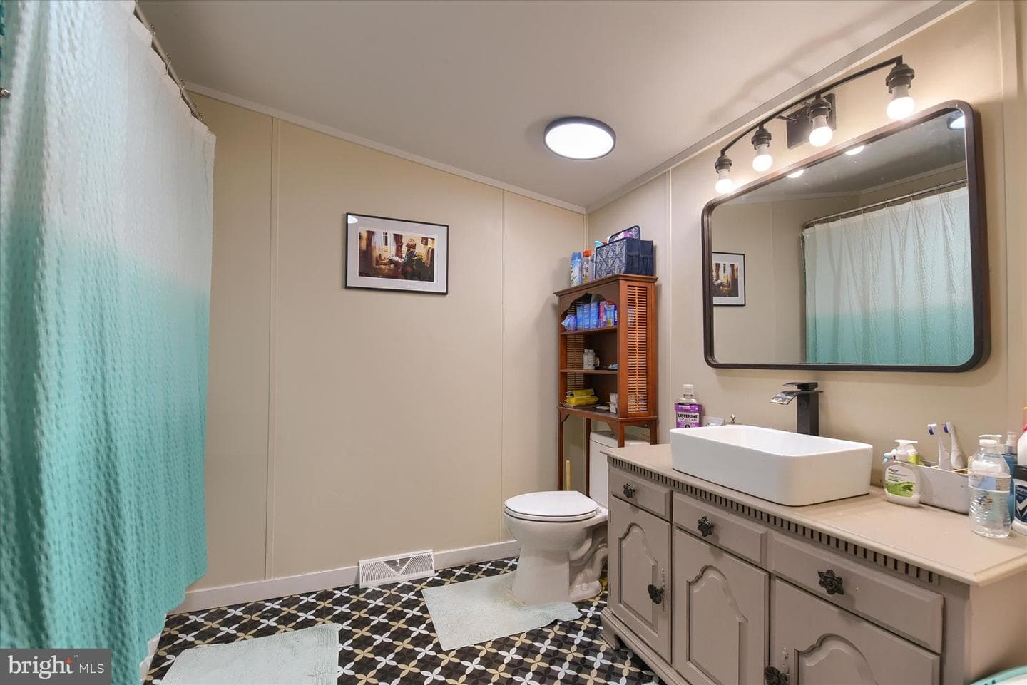 320 Caravan Court photo 14