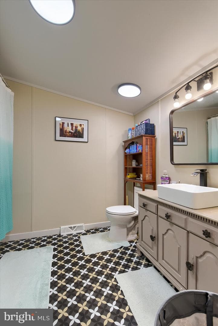 320 Caravan Court photo 15