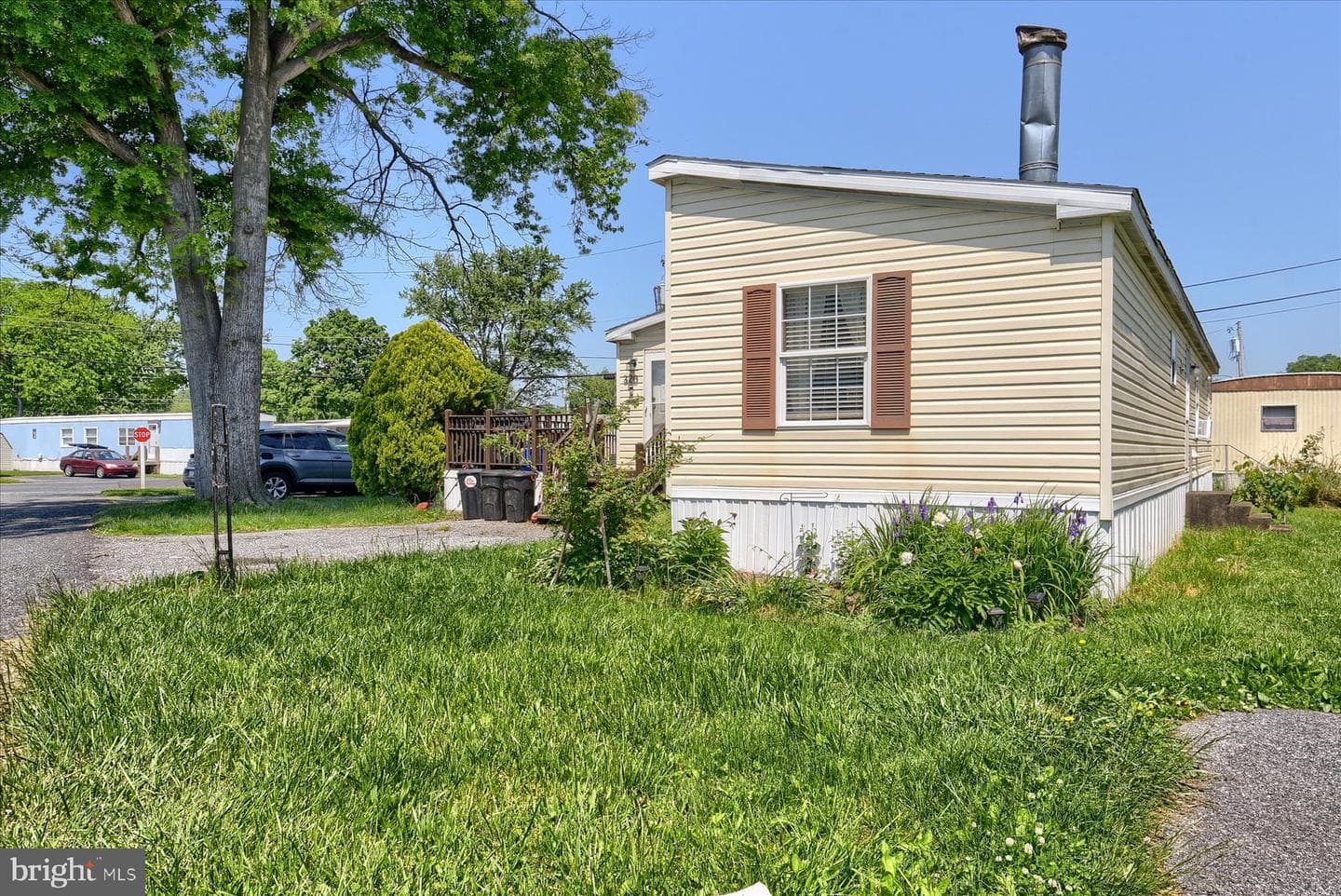320 Caravan Court photo 23