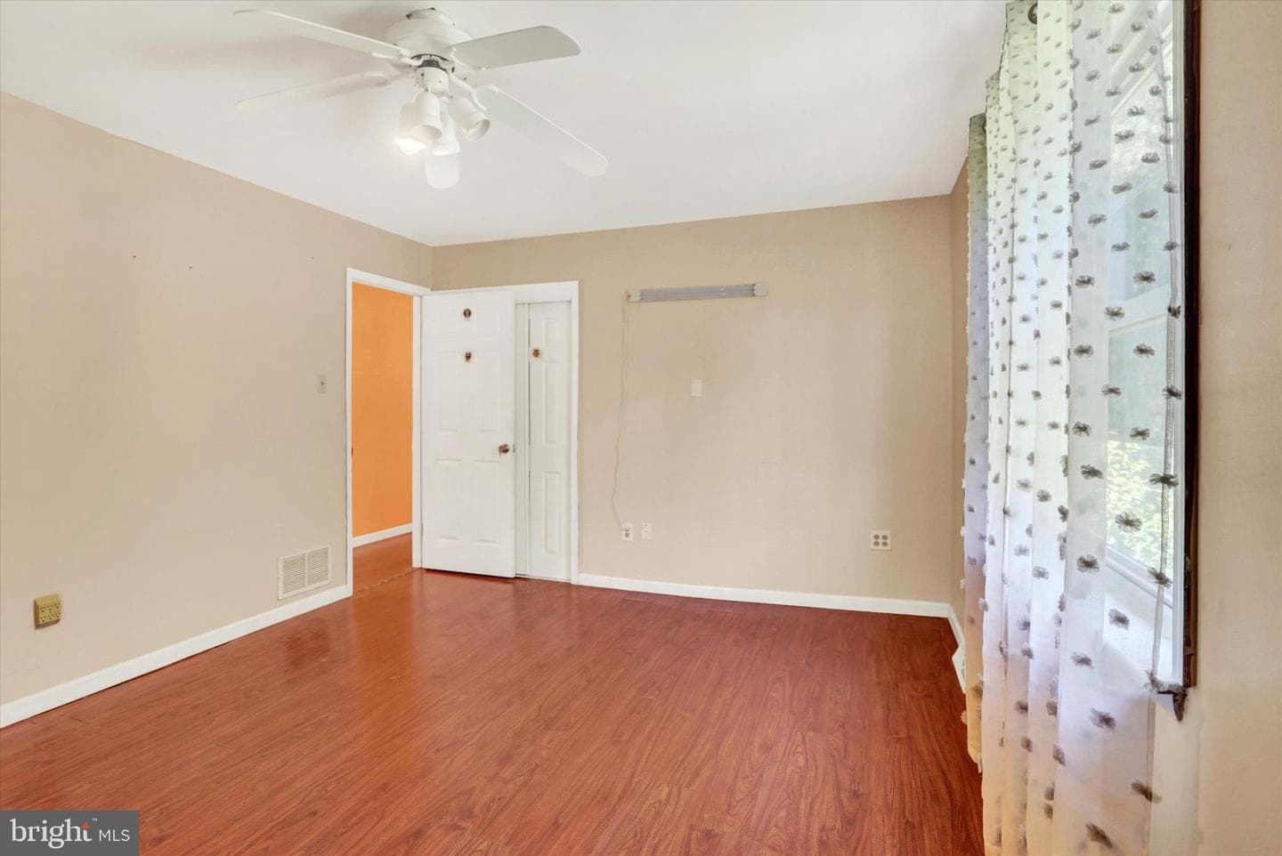 552 Oriole Court photo 14