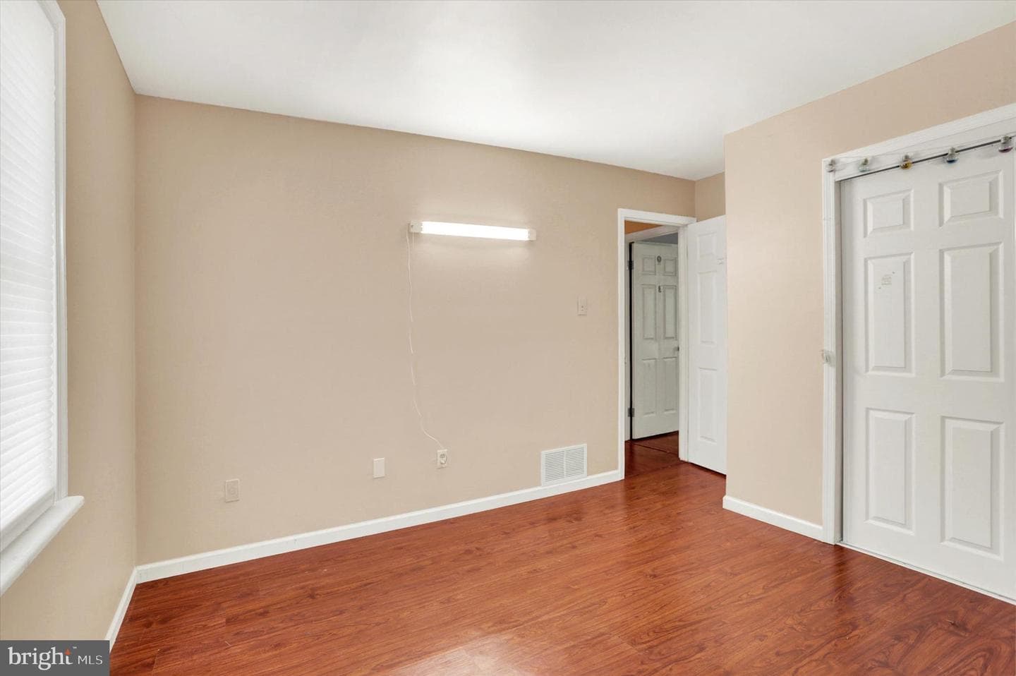 552 Oriole Court photo 16