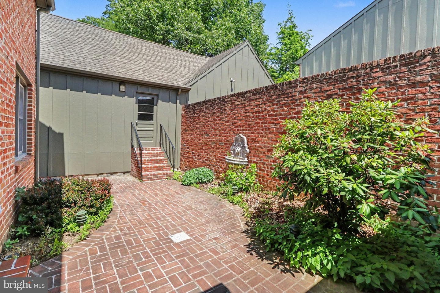1207 Galway Court photo 5