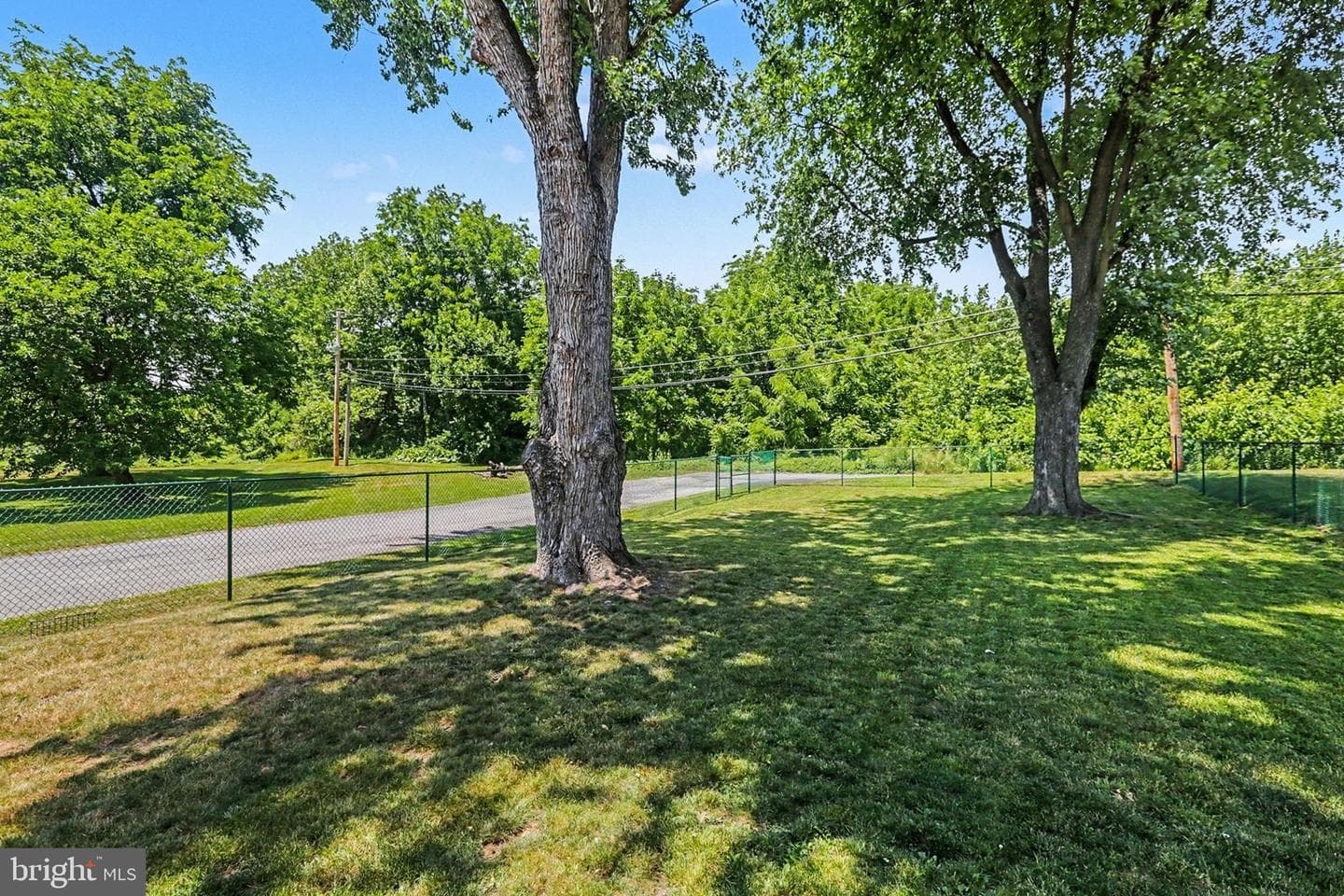 163 E Derry Road photo 38